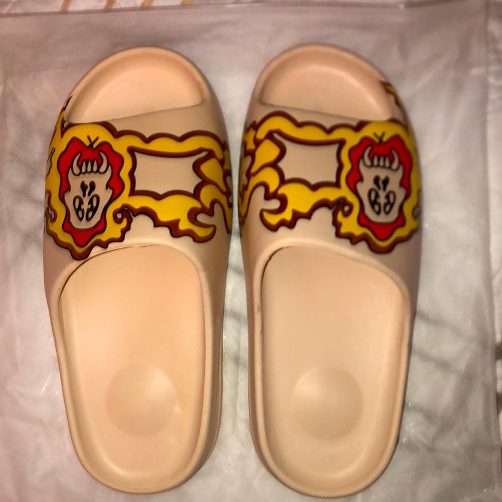 Yeezy Slides (custom REPS)